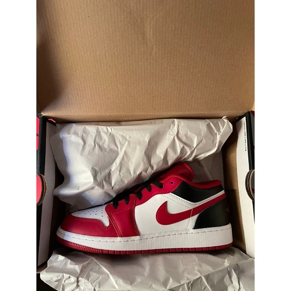 Nike Air Jordan 1 Low GS - Red / Black - Picture 7 of 9